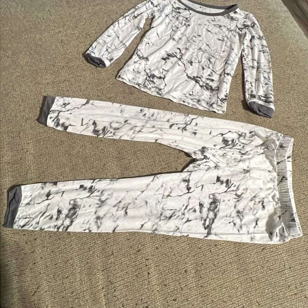 Kyte BABY Gray and White Marble Pajama Set
